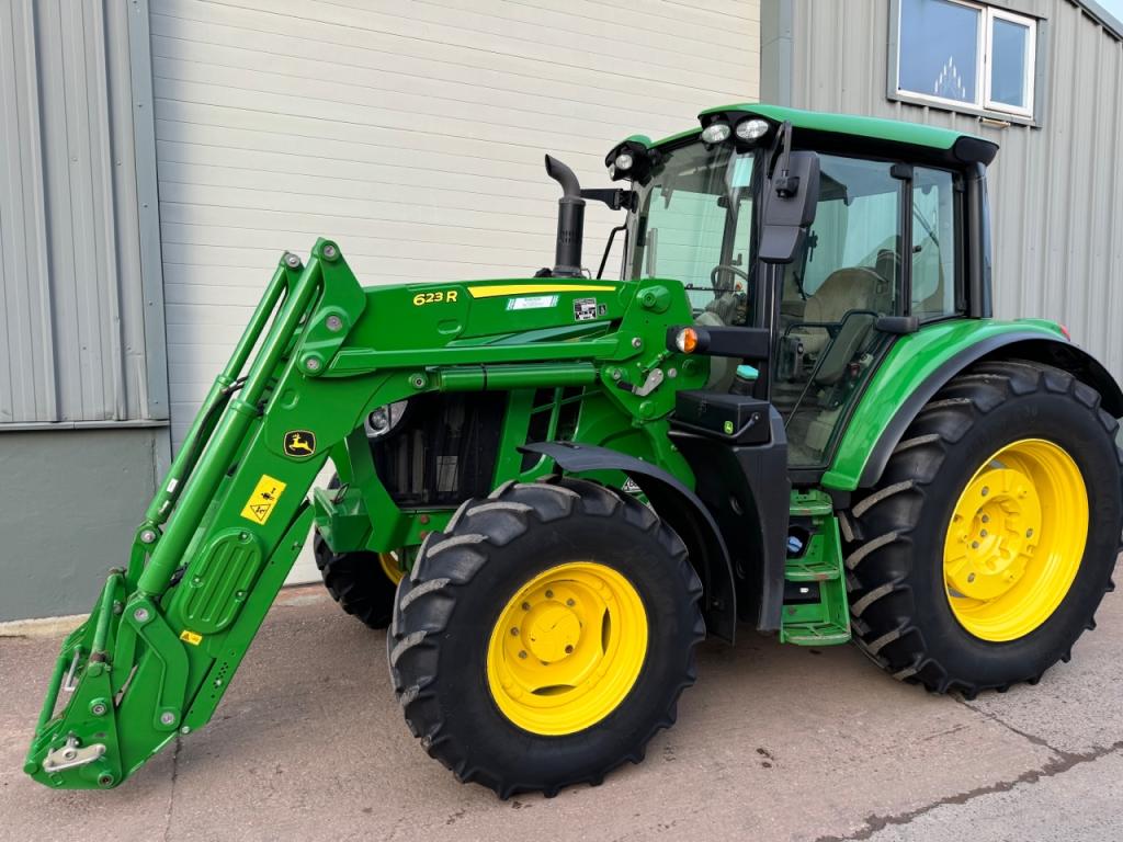 John Deere 6120M