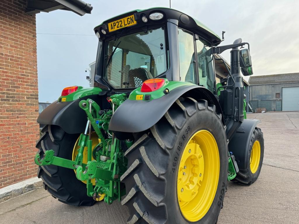 John Deere 6120M