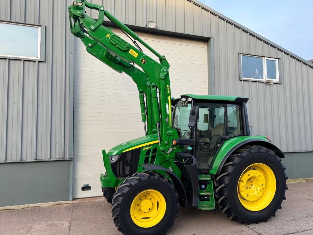 John Deere 6120M
