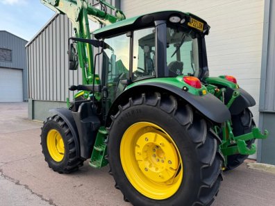 John Deere 6120M