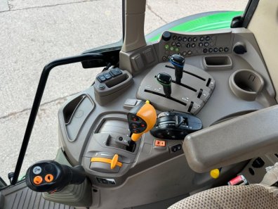 John Deere 6120M