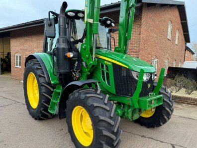 John Deere 6120M