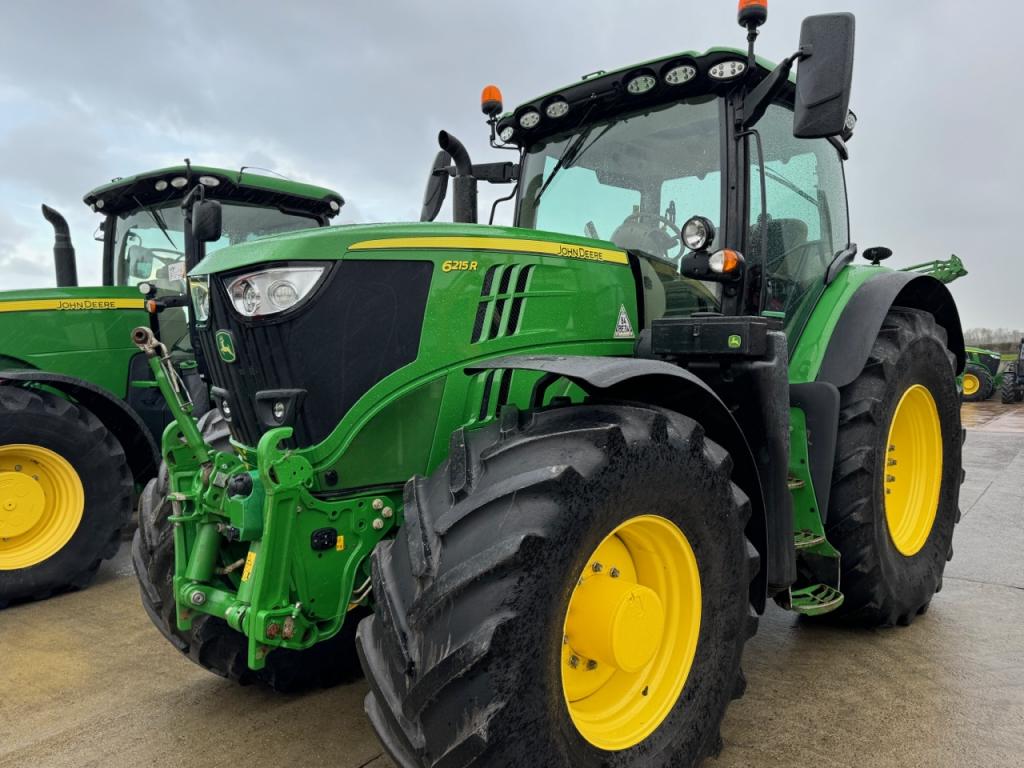 John Deere 6215R
