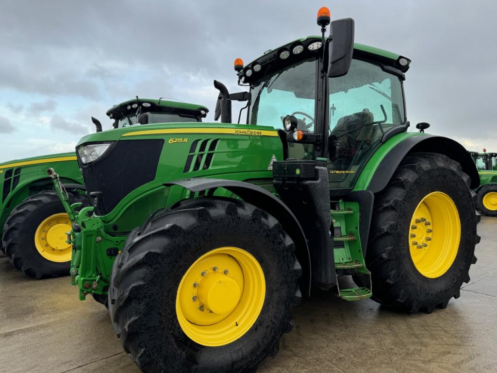 John Deere 6215R