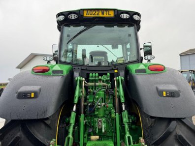 John Deere 6215R