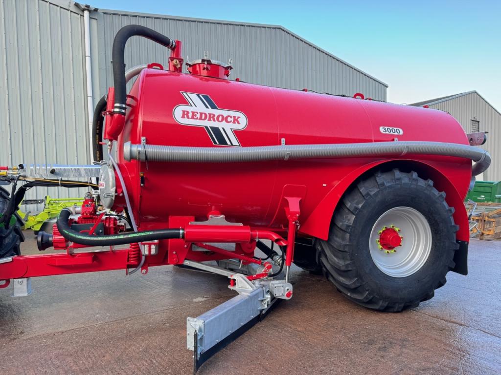 Redrock 3,000 Gallon vacuum tanker