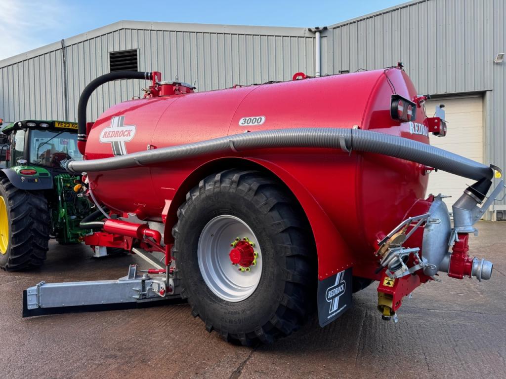 Redrock 3,000 Gallon vacuum tanker