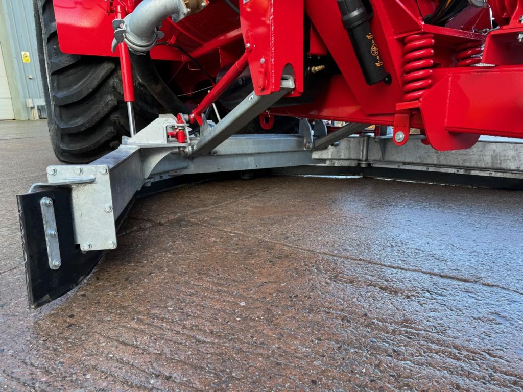Redrock 3,000 Gallon vacuum tanker