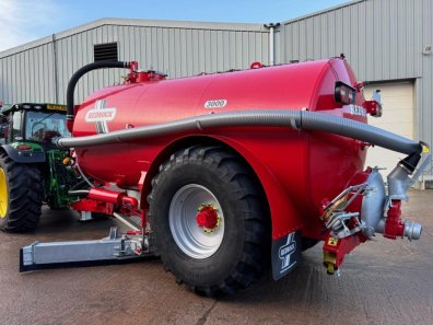 Redrock 3,000 Gallon vacuum tanker