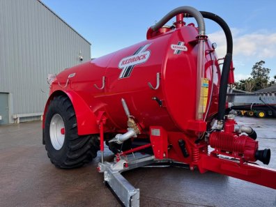 Redrock 3,000 Gallon vacuum tanker