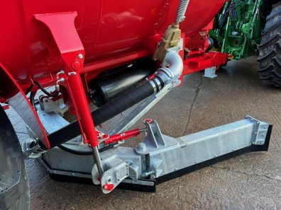 Redrock 3,000 Gallon vacuum tanker