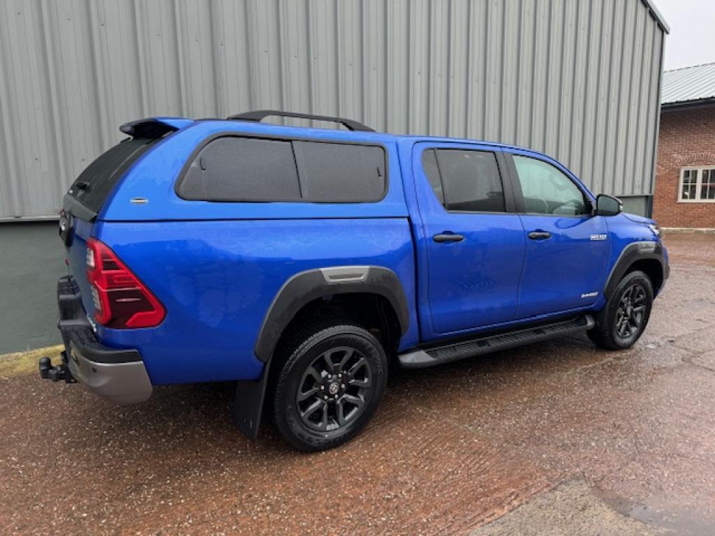Toyota Hi-Lux Invincible X 2.8 diesel