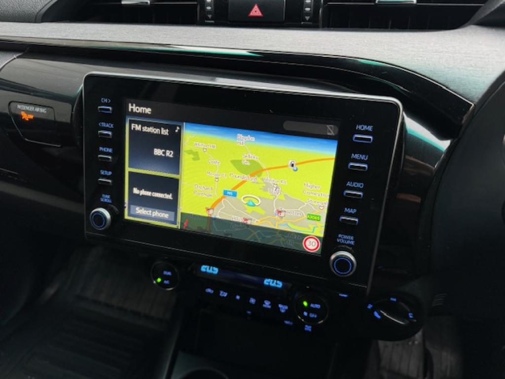 Toyota Hi-Lux Invincible X 2.8 diesel