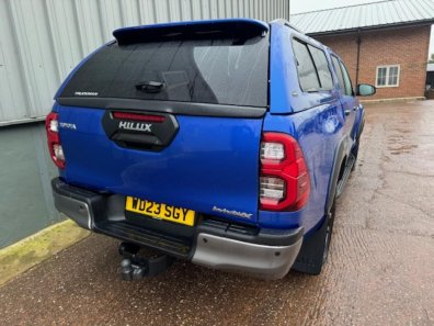 Toyota Hi-Lux Invincible X 2.8 diesel