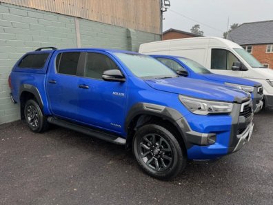 Toyota Hi-Lux Invincible X 2.8 diesel