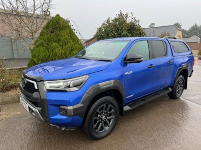 Toyota Hi-Lux Invincible X 2.8 diesel