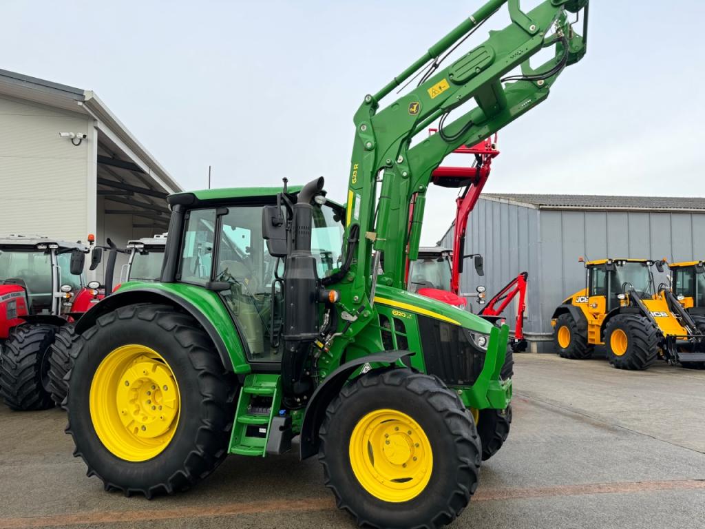 John Deere 6120M