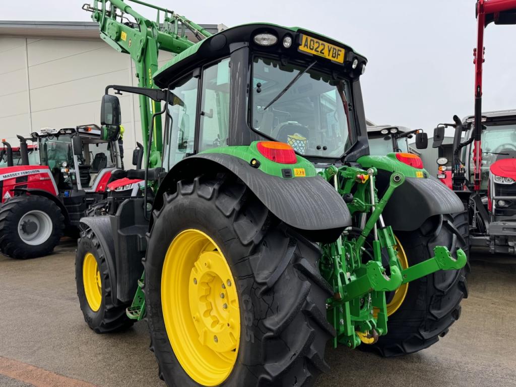 John Deere 6120M