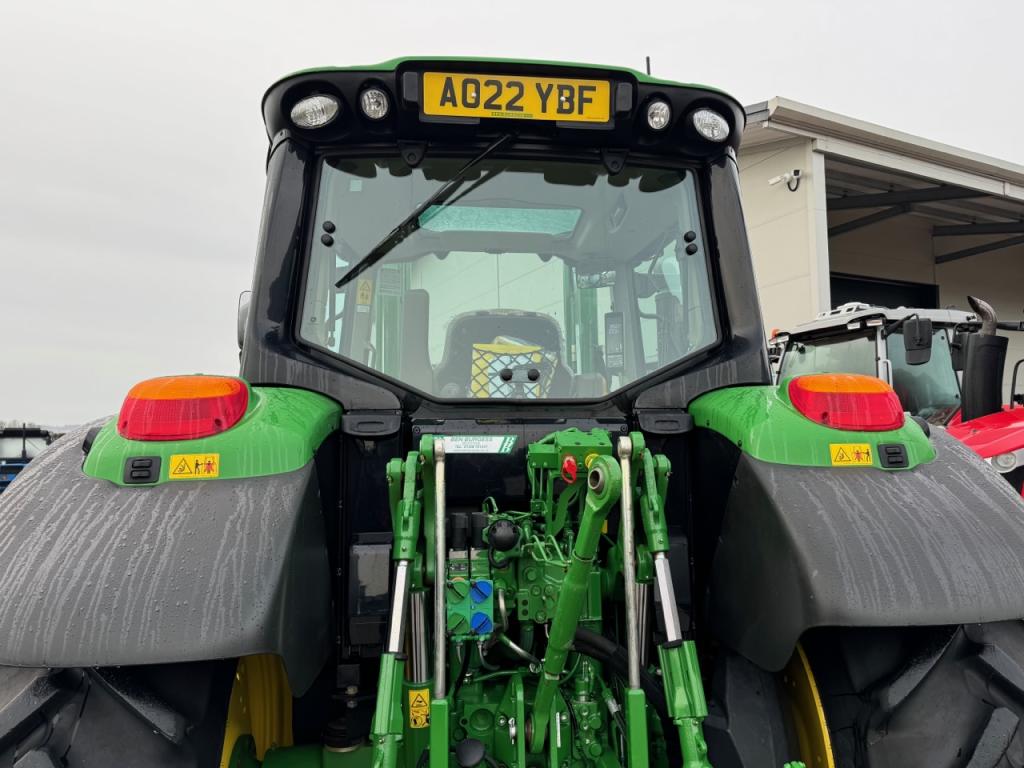 John Deere 6120M