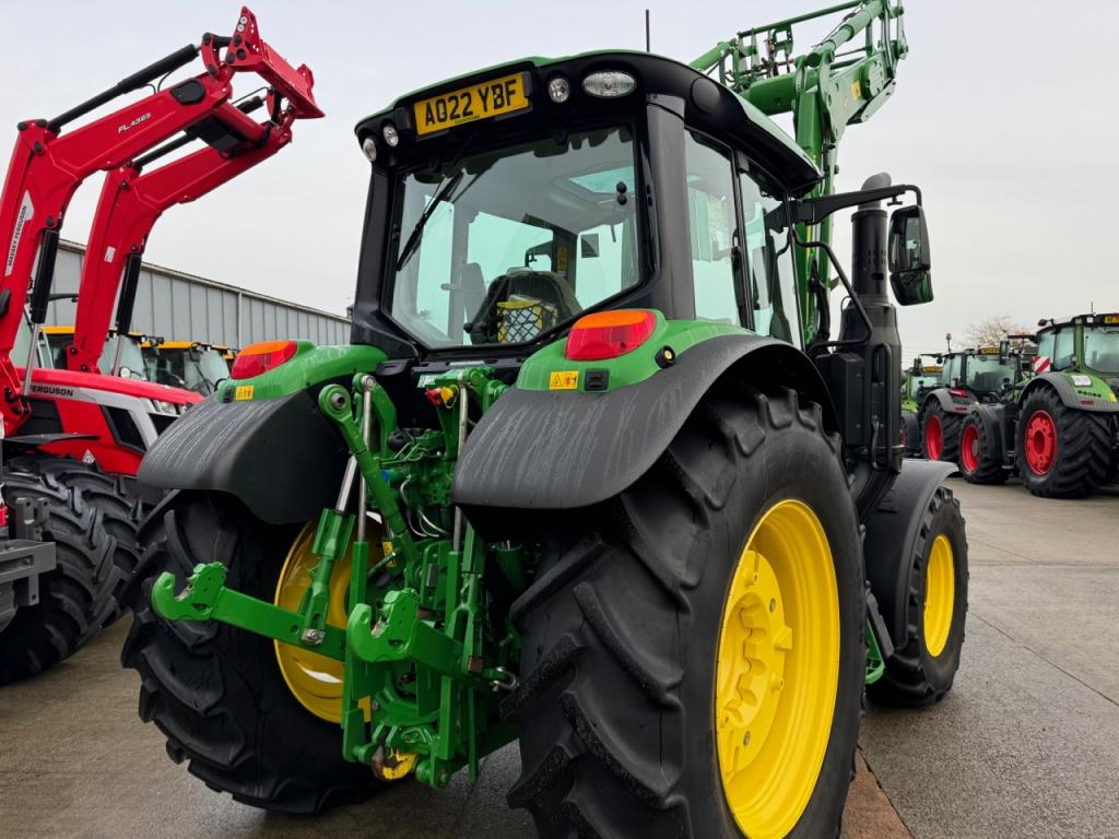 John Deere 6120M