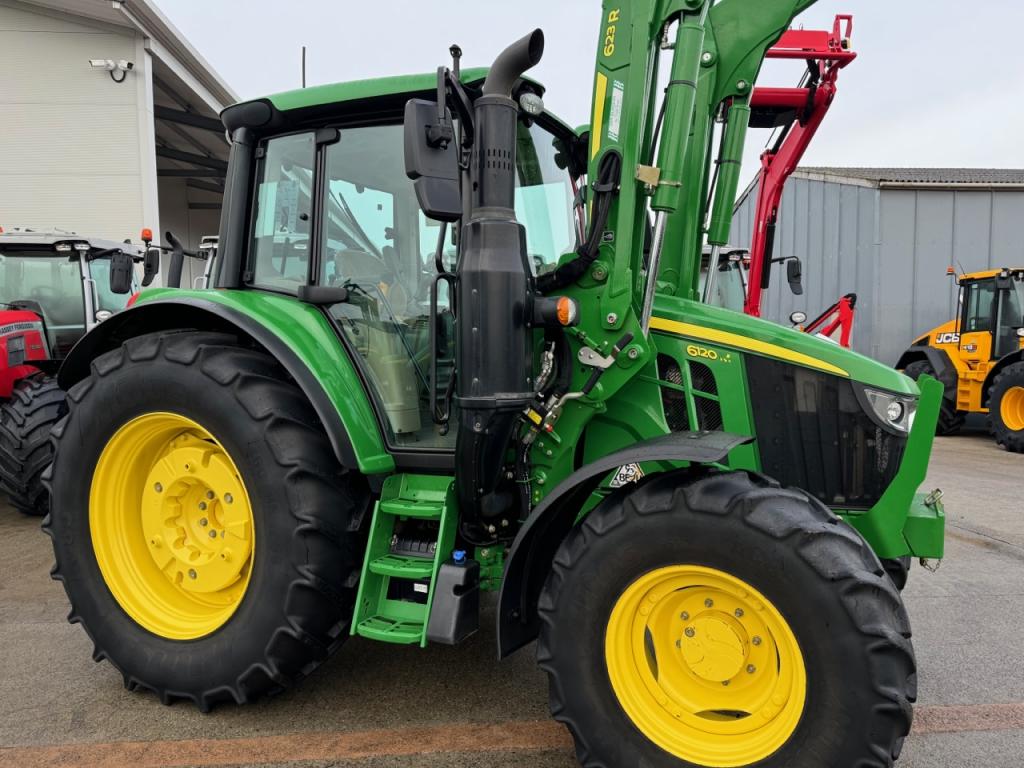 John Deere 6120M