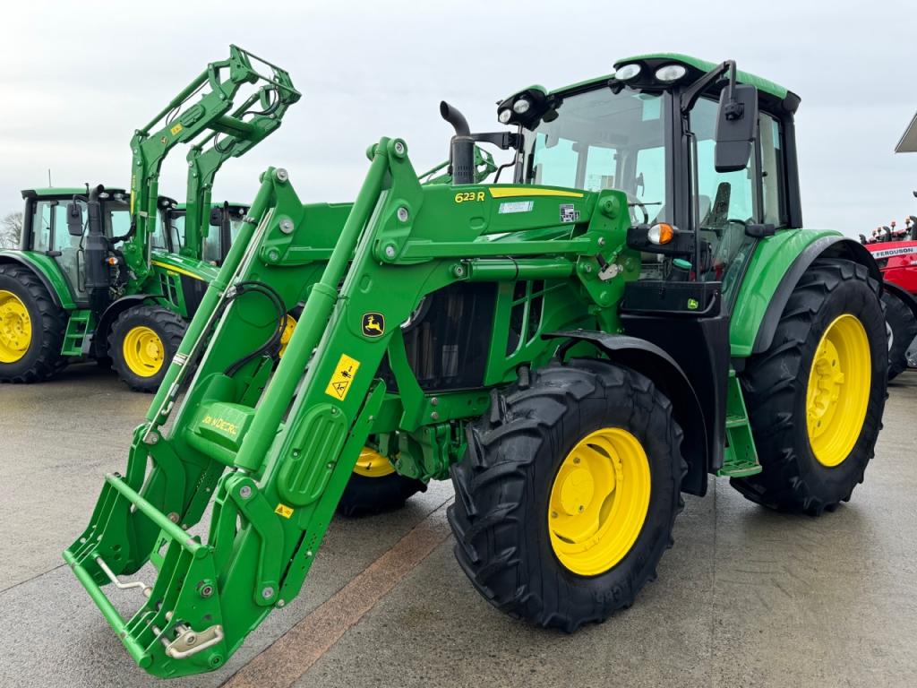 John Deere 6120M