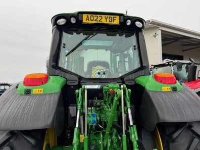 John Deere 6120M