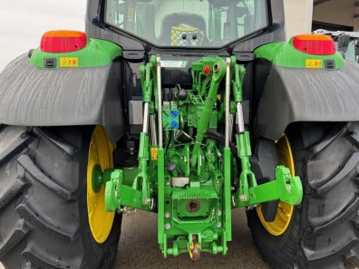 John Deere 6120M