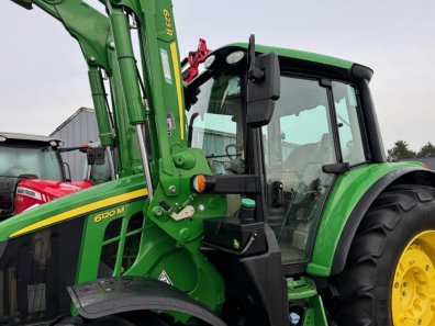 John Deere 6120M