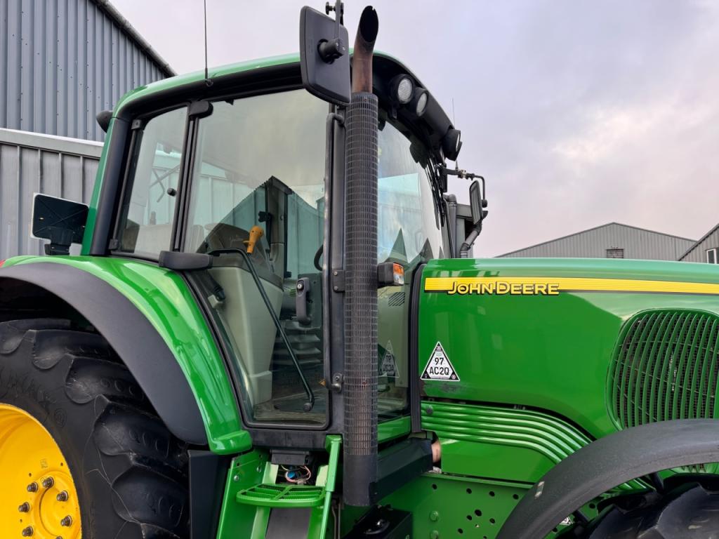 John Deere 6920