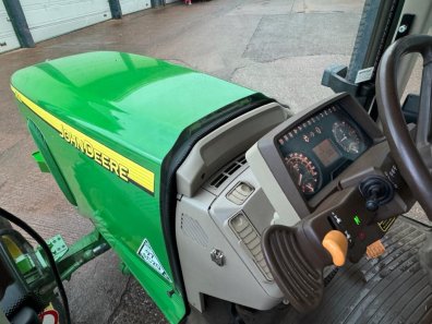 John Deere 6920