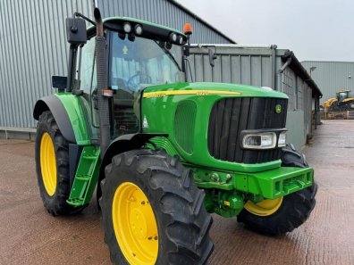 John Deere 6920