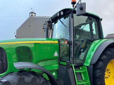 John Deere 6920