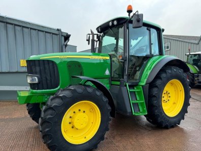 John Deere 6920