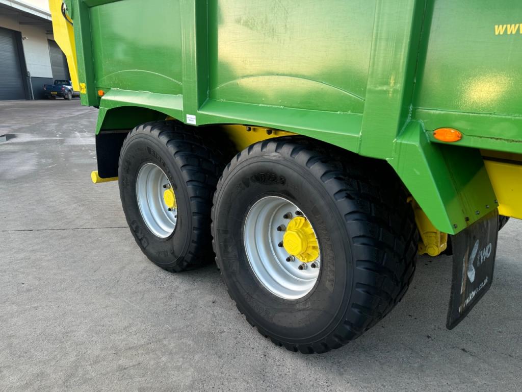 Ktwo compact and push 1800 trailer
