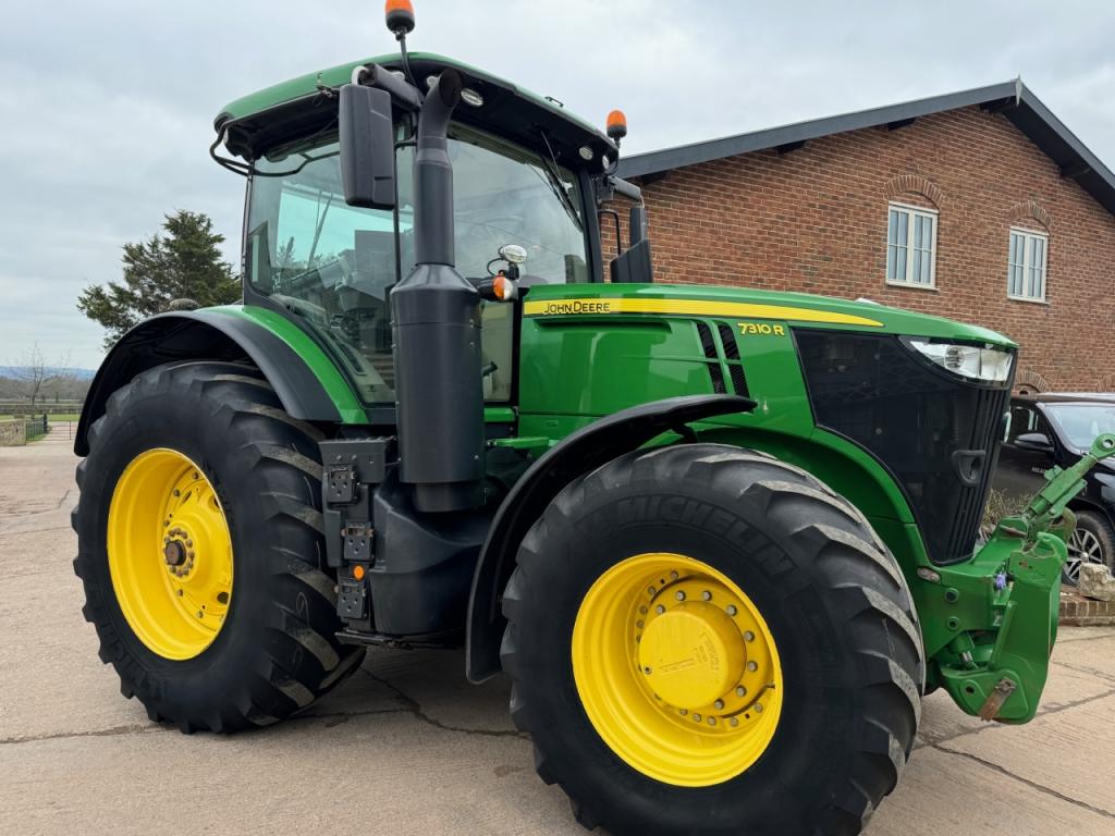 John Deere 7310R