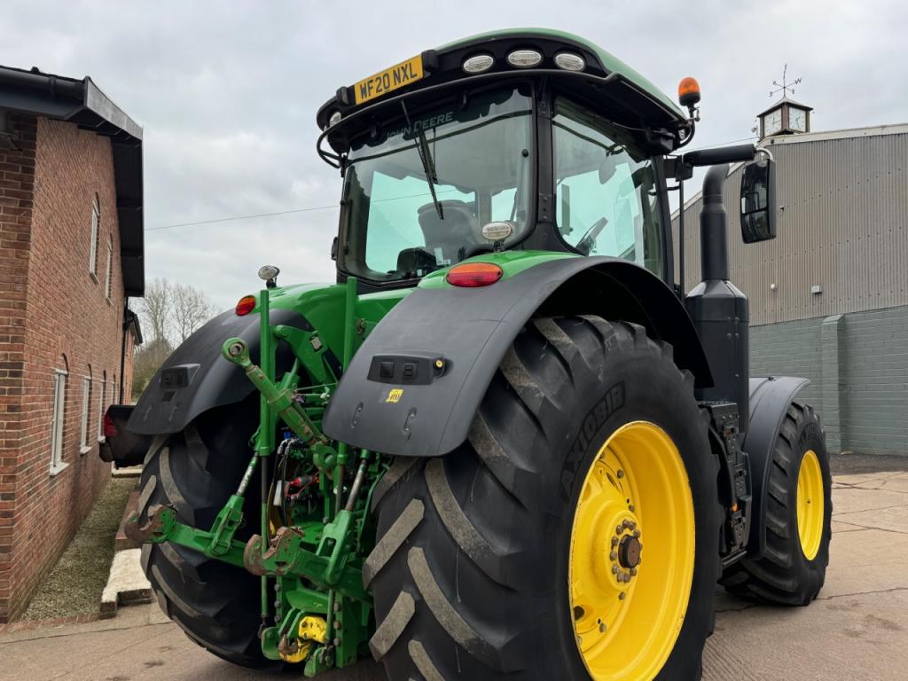 John Deere 7310R