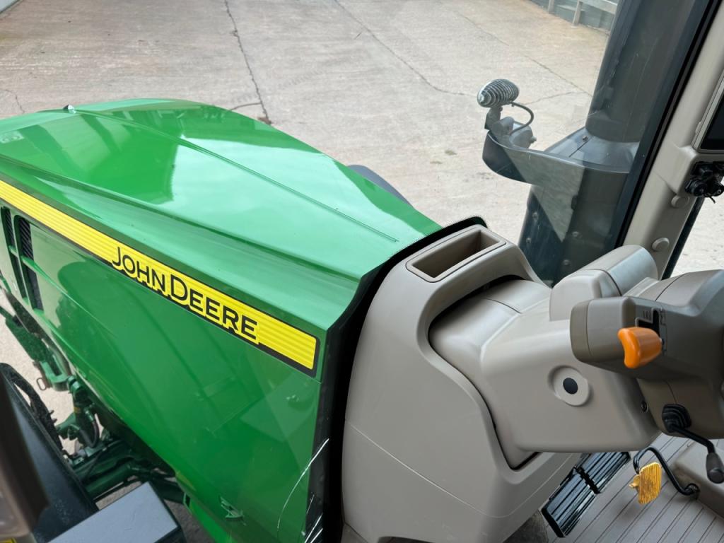 John Deere 7310R