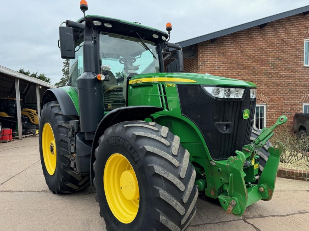 John Deere 7310R