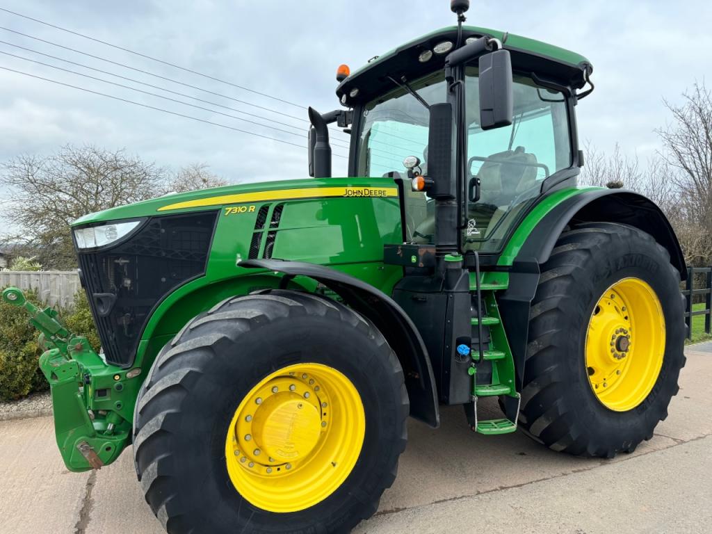 John Deere 7310R