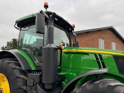 John Deere 7310R