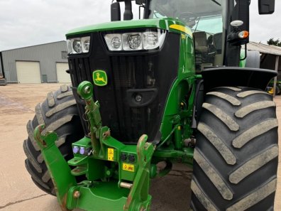 John Deere 7310R