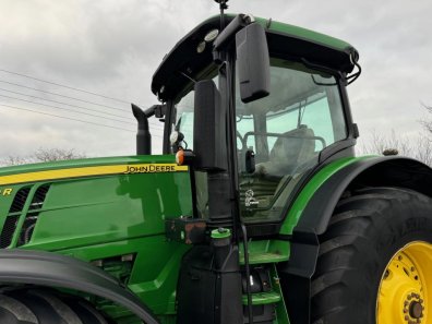 John Deere 7310R