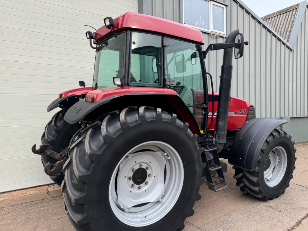 Case MX135