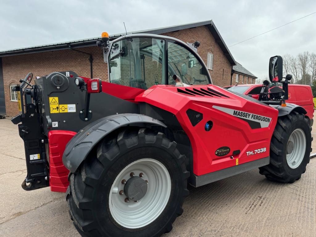 Massey Ferguson TH.7038 telescopic