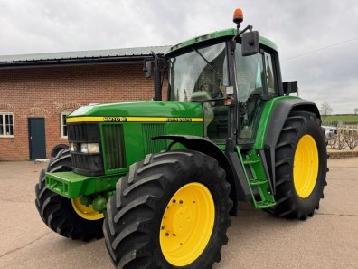 John Deere 6910S