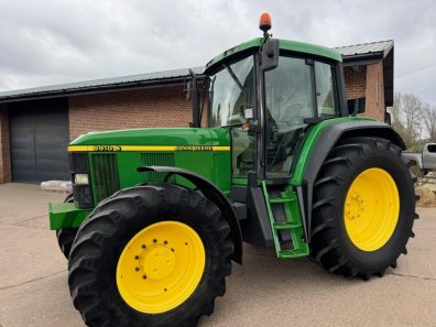 John Deere 6910S