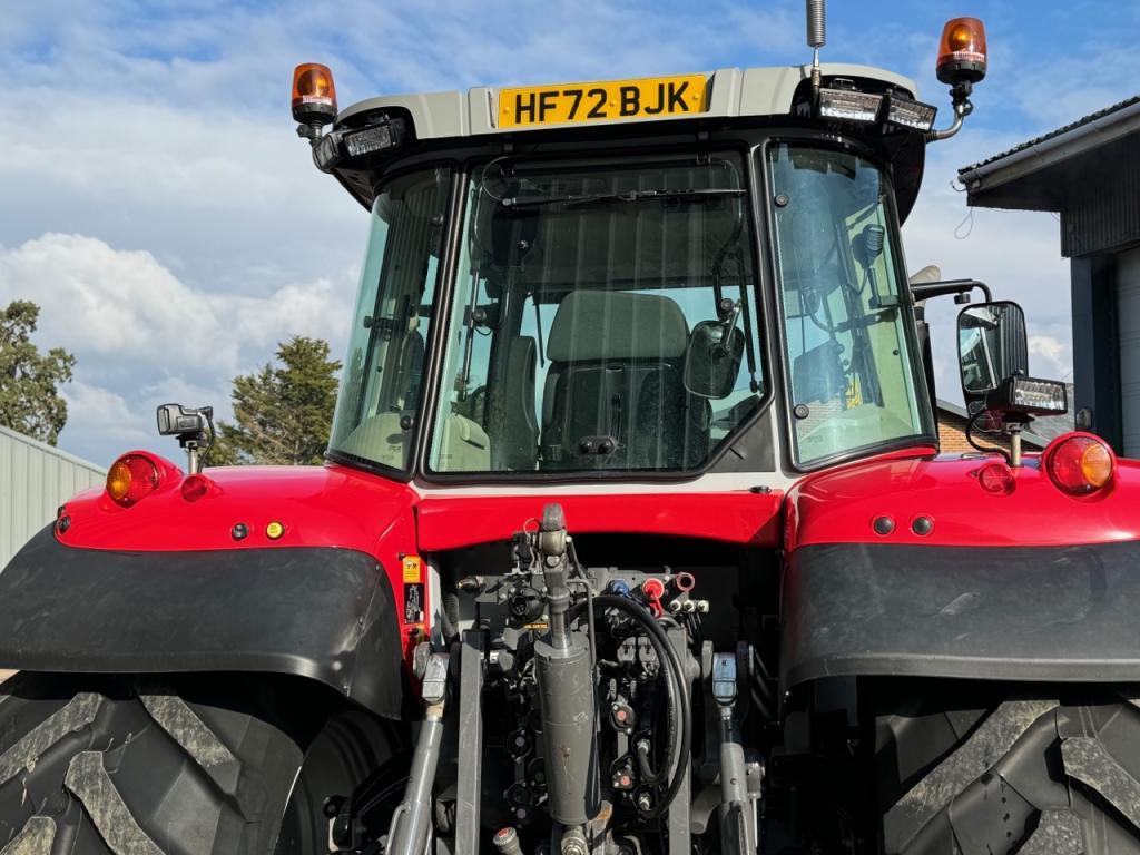 Massey Ferguson 7S 210