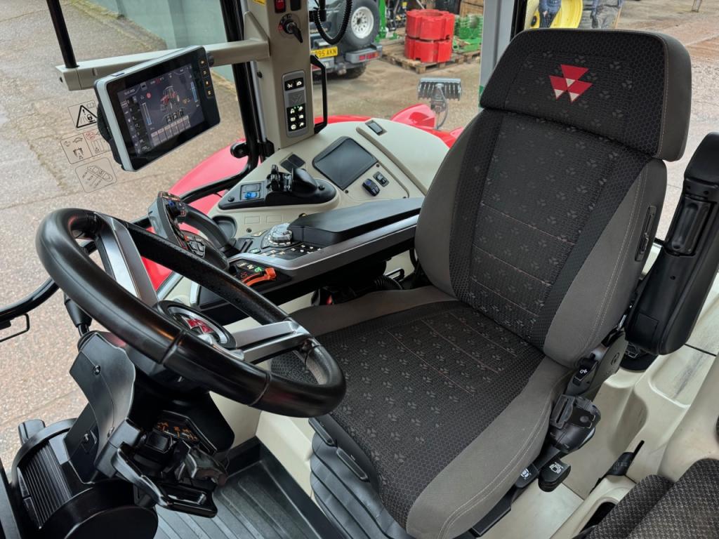 Massey Ferguson 7S 210