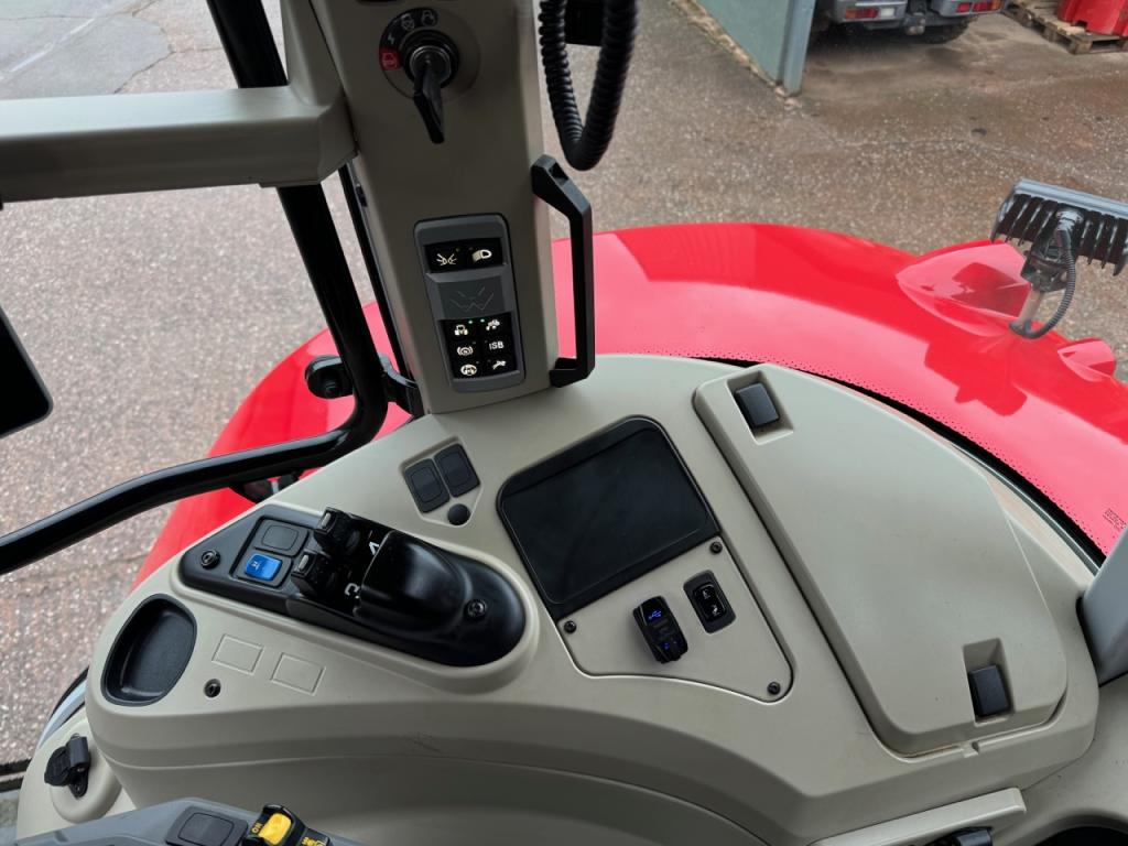 Massey Ferguson 7S 210